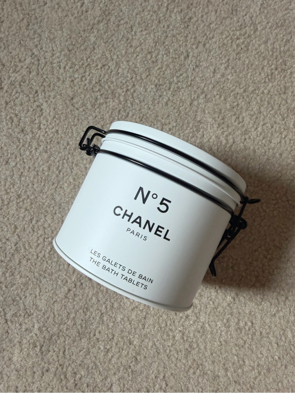 Limited Edition CHANEL Facyory N°5 White Bath Tablets - Picture 2 of 3